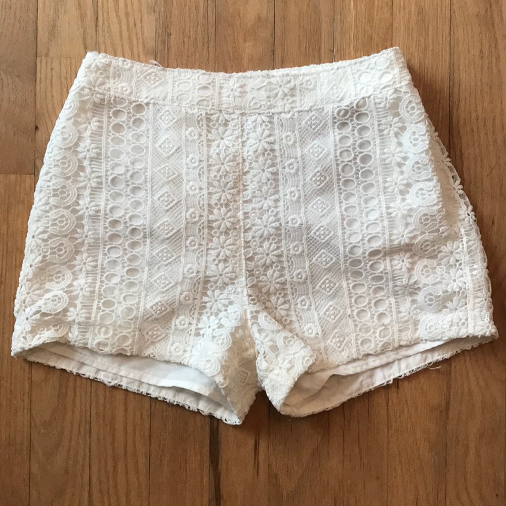 HOLLISTER LACEY SHORTS